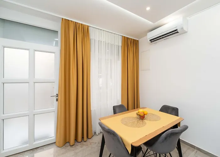 Sea Apartment *